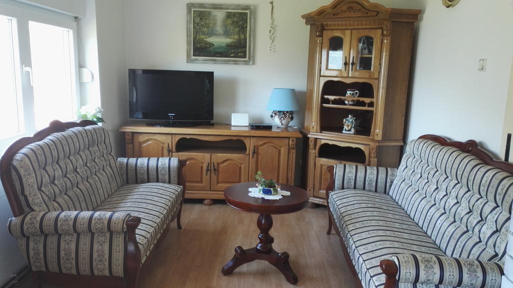 Apartment Rose Garden Risan Bagian luar foto