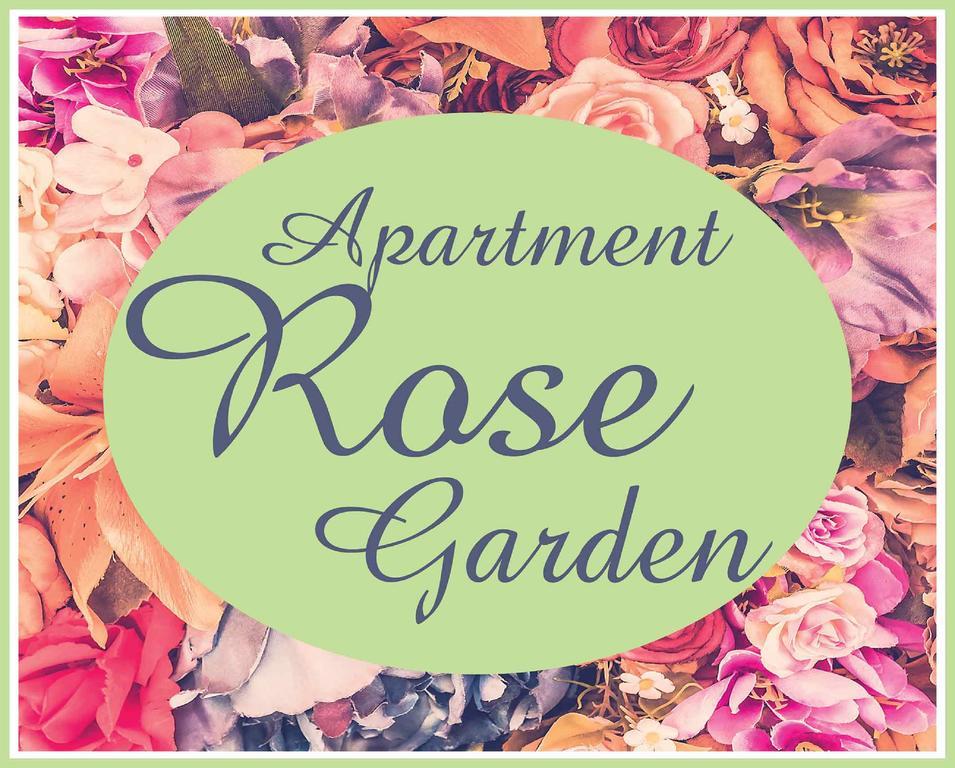 Apartment Rose Garden Risan Bagian luar foto
